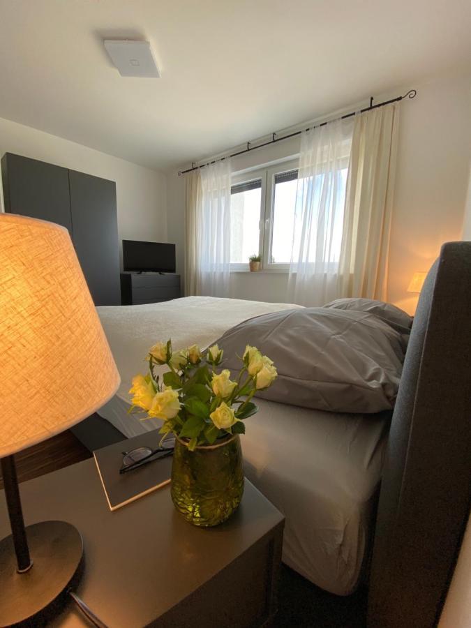 Apartment Modernes Am Hafen Mit Seeblick